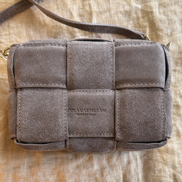 Viola Castellani Made in Italy woven leather cassette crossbody - Picture 15 of 17